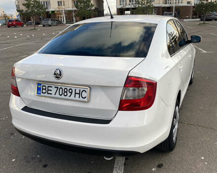 Белый Шкода Рапид, объемом двигателя 1.6 л и пробегом 175 тыс. км за 7300 $, фото 4 на Automoto.ua