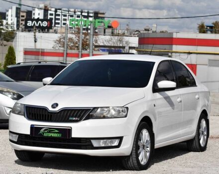 Белый Шкода Рапид, объемом двигателя 1.2 л и пробегом 144 тыс. км за 7999 $, фото 5 на Automoto.ua