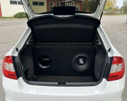 Білий Шкода Рапід, об'ємом двигуна 1.2 л та пробігом 230 тис. км за 8000 $, фото 1 на Automoto.ua