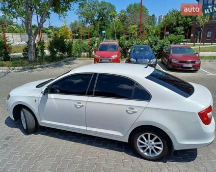 Белый Шкода Рапид, объемом двигателя 1.2 л и пробегом 216 тыс. км за 8000 $, фото 5 на Automoto.ua