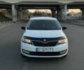 Белый Шкода Рапид, объемом двигателя 1.6 л и пробегом 225 тыс. км за 6700 $, фото 2 на Automoto.ua
