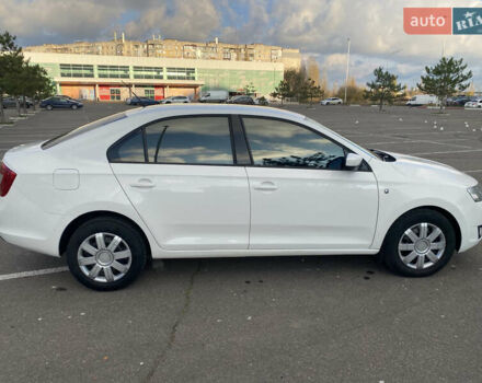 Белый Шкода Рапид, объемом двигателя 1.6 л и пробегом 175 тыс. км за 7300 $, фото 5 на Automoto.ua