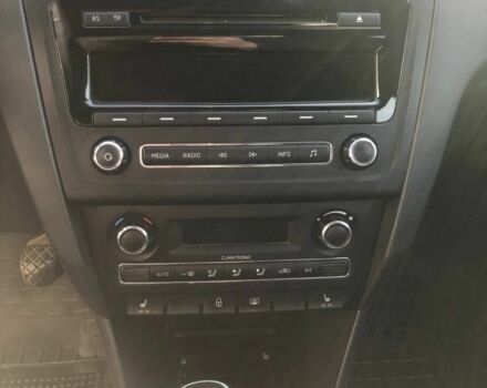 Белый Шкода Рапид, объемом двигателя 1.6 л и пробегом 259 тыс. км за 7500 $, фото 2 на Automoto.ua