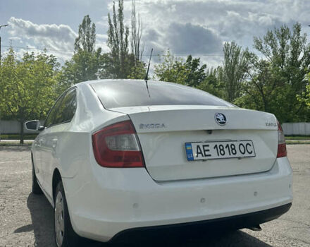 Белый Шкода Рапид, объемом двигателя 1.6 л и пробегом 212 тыс. км за 7800 $, фото 5 на Automoto.ua
