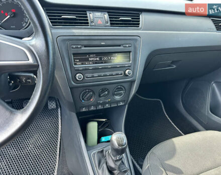 Белый Шкода Рапид, объемом двигателя 1.2 л и пробегом 132 тыс. км за 8500 $, фото 19 на Automoto.ua