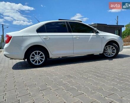 Белый Шкода Рапид, объемом двигателя 1.2 л и пробегом 216 тыс. км за 8000 $, фото 3 на Automoto.ua