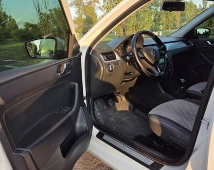 Білий Шкода Рапід, об'ємом двигуна 1.6 л та пробігом 156 тис. км за 8650 $, фото 11 на Automoto.ua