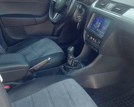 Белый Шкода Рапид, объемом двигателя 1.2 л и пробегом 122 тыс. км за 7500 $, фото 16 на Automoto.ua