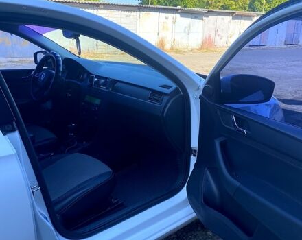 Шкода Рапид 2013 в Харькове на Automoto.ua Белый Шкода Рапид, объемом двигателя 1.6 л и пробегом 130 тыс. км за 9000 $, фото 3 на Automoto.ua