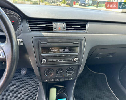 Белый Шкода Рапид, объемом двигателя 1.2 л и пробегом 132 тыс. км за 8500 $, фото 18 на Automoto.ua