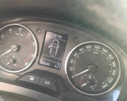 Белый Шкода Рапид, объемом двигателя 1.6 л и пробегом 259 тыс. км за 7500 $, фото 3 на Automoto.ua