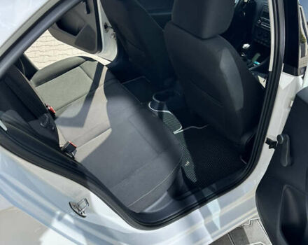 Белый Шкода Рапид, объемом двигателя 1.2 л и пробегом 132 тыс. км за 8500 $, фото 11 на Automoto.ua