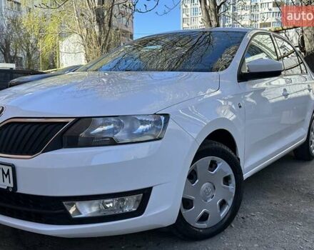 Белый Шкода Рапид, объемом двигателя 1.2 л и пробегом 105 тыс. км за 8500 $, фото 1 на Automoto.ua