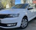 Белый Шкода Рапид, объемом двигателя 1.2 л и пробегом 105 тыс. км за 8500 $, фото 1 на Automoto.ua