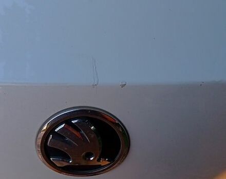 Белый Шкода Рапид, объемом двигателя 1.6 л и пробегом 252 тыс. км за 7000 $, фото 3 на Automoto.ua