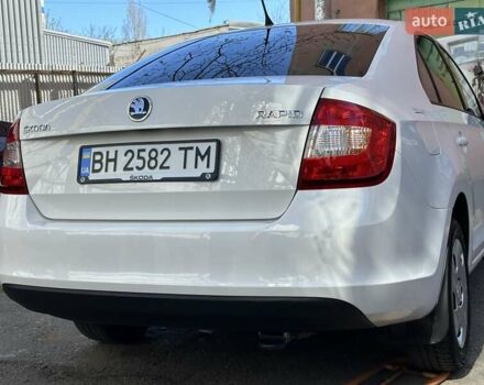 Белый Шкода Рапид, объемом двигателя 1.2 л и пробегом 105 тыс. км за 8500 $, фото 4 на Automoto.ua