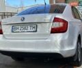 Белый Шкода Рапид, объемом двигателя 1.2 л и пробегом 105 тыс. км за 8500 $, фото 4 на Automoto.ua