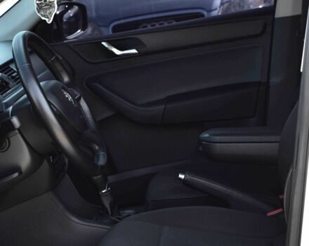 Белый Шкода Рапид, объемом двигателя 1.2 л и пробегом 144 тыс. км за 7999 $, фото 8 на Automoto.ua