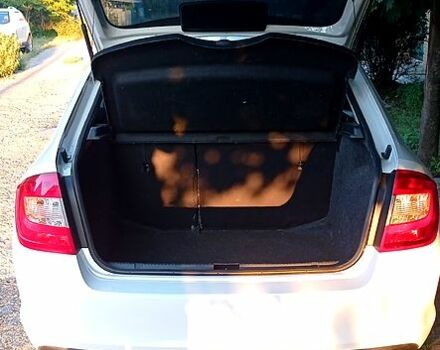 Белый Шкода Рапид, объемом двигателя 1.6 л и пробегом 252 тыс. км за 7000 $, фото 2 на Automoto.ua