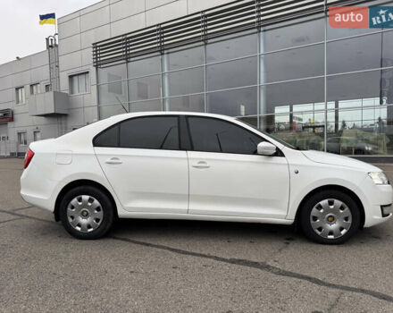 Білий Шкода Рапід, об'ємом двигуна 1.6 л та пробігом 241 тис. км за 6000 $, фото 3 на Automoto.ua