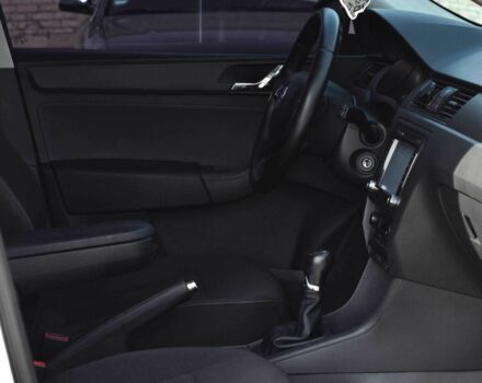 Белый Шкода Рапид, объемом двигателя 1.2 л и пробегом 144 тыс. км за 7999 $, фото 11 на Automoto.ua