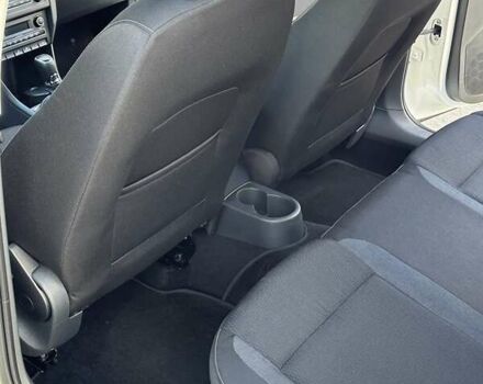 Белый Шкода Рапид, объемом двигателя 1.2 л и пробегом 105 тыс. км за 8500 $, фото 9 на Automoto.ua