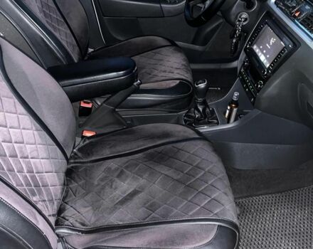 Шкода Рапид 2013 в Переяславе-Хмельницком на Automoto.ua Белый Шкода Рапид, объемом двигателя 1.6 л и пробегом 217 тыс. км за 7700 $, фото 7 на Automoto.ua