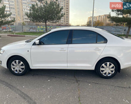 Белый Шкода Рапид, объемом двигателя 1.6 л и пробегом 175 тыс. км за 7300 $, фото 2 на Automoto.ua