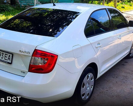 Белый Шкода Рапид, объемом двигателя 1.2 л и пробегом 135 тыс. км за 8800 $, фото 4 на Automoto.ua