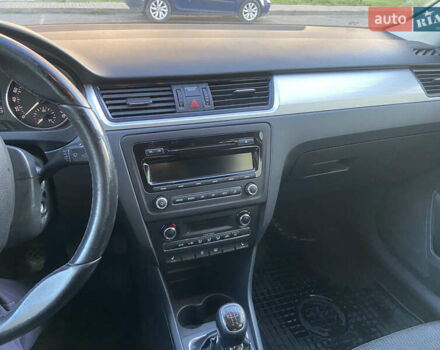 Белый Шкода Рапид, объемом двигателя 1.6 л и пробегом 275 тыс. км за 6500 $, фото 7 на Automoto.ua