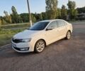 Белый Шкода Рапид, объемом двигателя 1.6 л и пробегом 156 тыс. км за 8400 $, фото 1 на Automoto.ua