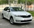 Белый Шкода Рапид, объемом двигателя 1.2 л и пробегом 195 тыс. км за 7000 $, фото 1 на Automoto.ua