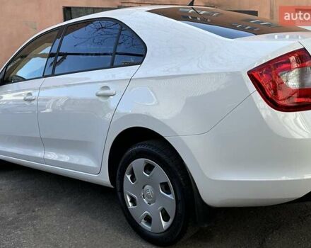 Белый Шкода Рапид, объемом двигателя 1.2 л и пробегом 105 тыс. км за 8500 $, фото 5 на Automoto.ua