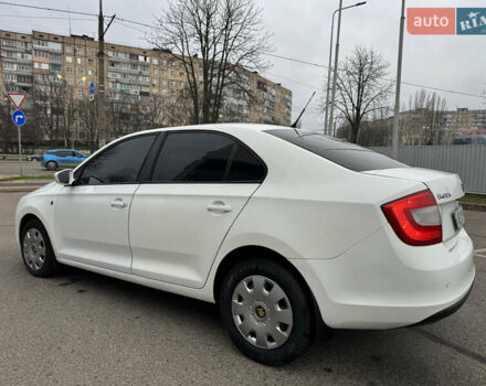 Білий Шкода Рапід, об'ємом двигуна 1.6 л та пробігом 241 тис. км за 6000 $, фото 7 на Automoto.ua