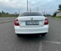 Шкода Рапид 2013 в Одессе на Automoto.ua Белый Шкода Рапид, объемом двигателя 1.2 л и пробегом 187 тыс. км за 6600 $, фото 4 на Automoto.ua
