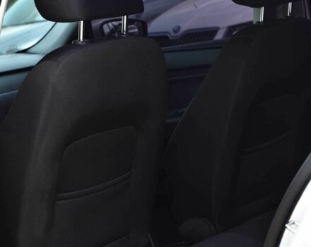 Белый Шкода Рапид, объемом двигателя 1.2 л и пробегом 144 тыс. км за 7999 $, фото 16 на Automoto.ua