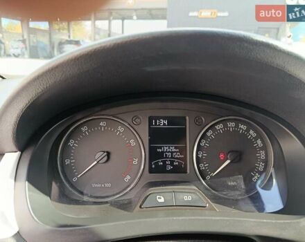 Білий Шкода Рапід, об'ємом двигуна 1.2 л та пробігом 179 тис. км за 6800 $, фото 6 на Automoto.ua