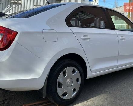 Белый Шкода Рапид, объемом двигателя 1.2 л и пробегом 105 тыс. км за 8500 $, фото 3 на Automoto.ua