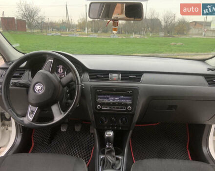 Білий Шкода Рапід, об'ємом двигуна 1.6 л та пробігом 284 тис. км за 7000 $, фото 20 на Automoto.ua