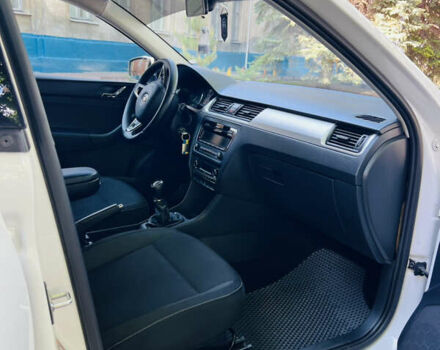 Білий Шкода Рапід, об'ємом двигуна 0 л та пробігом 255 тис. км за 8200 $, фото 4 на Automoto.ua