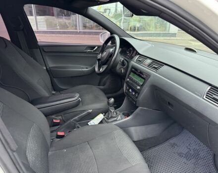 Білий Шкода Рапід, об'ємом двигуна 1.6 л та пробігом 241 тис. км за 6000 $, фото 8 на Automoto.ua