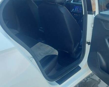 Белый Шкода Рапид, объемом двигателя 1.2 л и пробегом 122 тыс. км за 7500 $, фото 8 на Automoto.ua