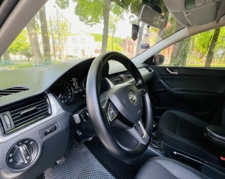 Білий Шкода Рапід, об'ємом двигуна 1.6 л та пробігом 255 тис. км за 8400 $, фото 14 на Automoto.ua