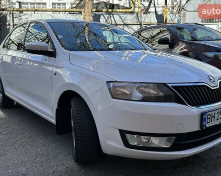 Белый Шкода Рапид, объемом двигателя 1.2 л и пробегом 105 тыс. км за 8500 $, фото 2 на Automoto.ua
