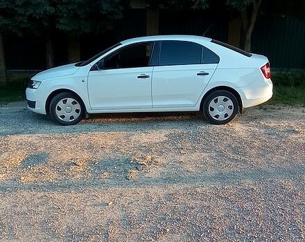 Белый Шкода Рапид, объемом двигателя 1.6 л и пробегом 252 тыс. км за 7000 $, фото 1 на Automoto.ua