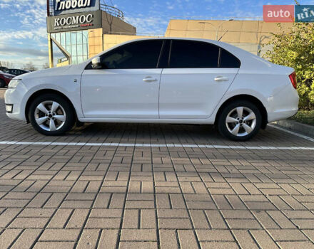 Шкода Рапид 2013 в Киеве на Automoto.ua Белый Шкода Рапид, объемом двигателя 1.6 л и пробегом 200 тыс. км за 8500 $, фото 2 на Automoto.ua