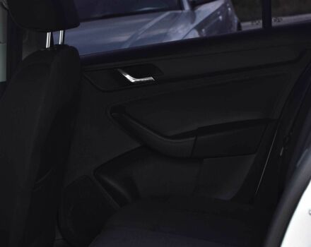 Белый Шкода Рапид, объемом двигателя 1.2 л и пробегом 144 тыс. км за 7999 $, фото 18 на Automoto.ua