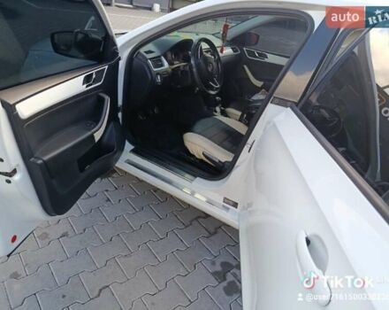 Білий Шкода Рапід, об'ємом двигуна 1.2 л та пробігом 179 тис. км за 6800 $, фото 4 на Automoto.ua