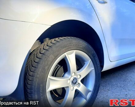 Белый Шкода Рапид, объемом двигателя 1.6 л и пробегом 193 тыс. км за 8300 $, фото 6 на Automoto.ua