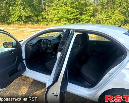 Белый Шкода Рапид, объемом двигателя 1.2 л и пробегом 134 тыс. км за 6950 $, фото 9 на Automoto.ua